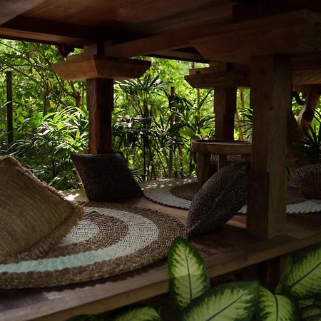 Roots Tree House Villa Uluwatu Exteriör bild